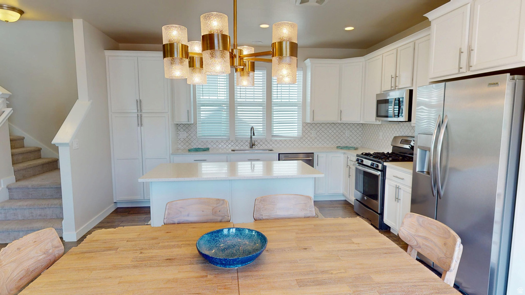 10622 S BEACH COMBER WAY South Jordan, UT 84009