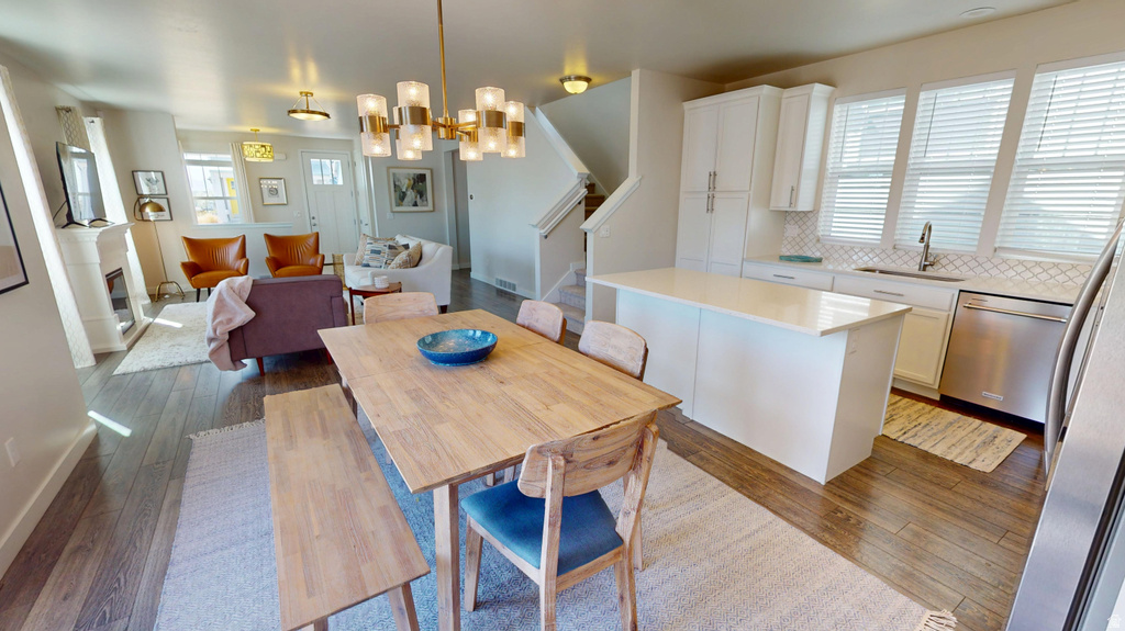 10622 S BEACH COMBER WAY South Jordan, UT 84009