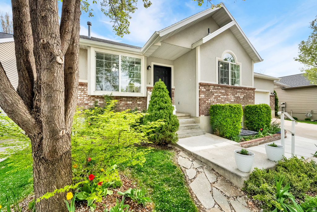 1445 W SILVERCREEK DR Layton, UT 84041