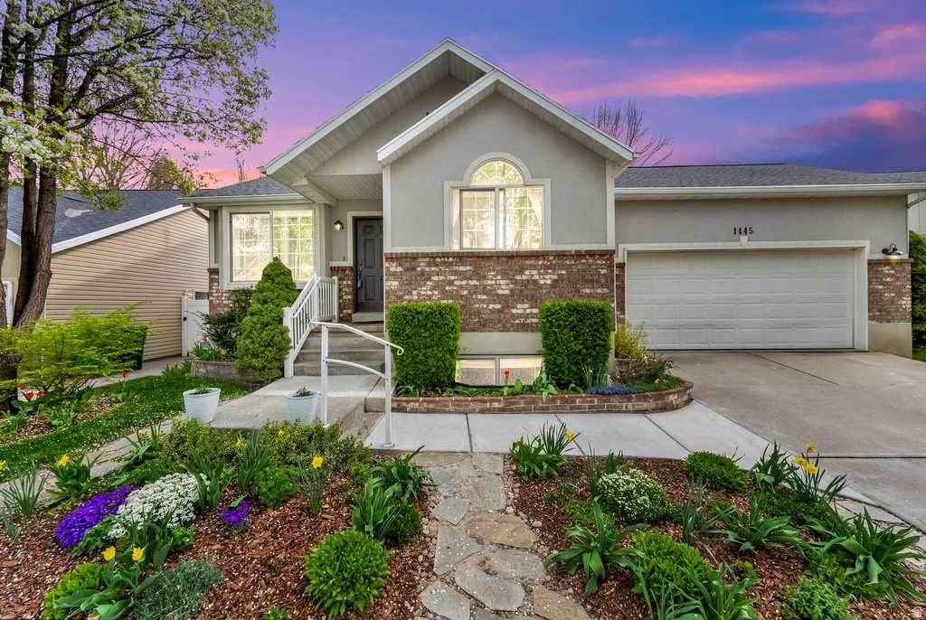 1445 W SILVERCREEK DR Layton, UT 84041