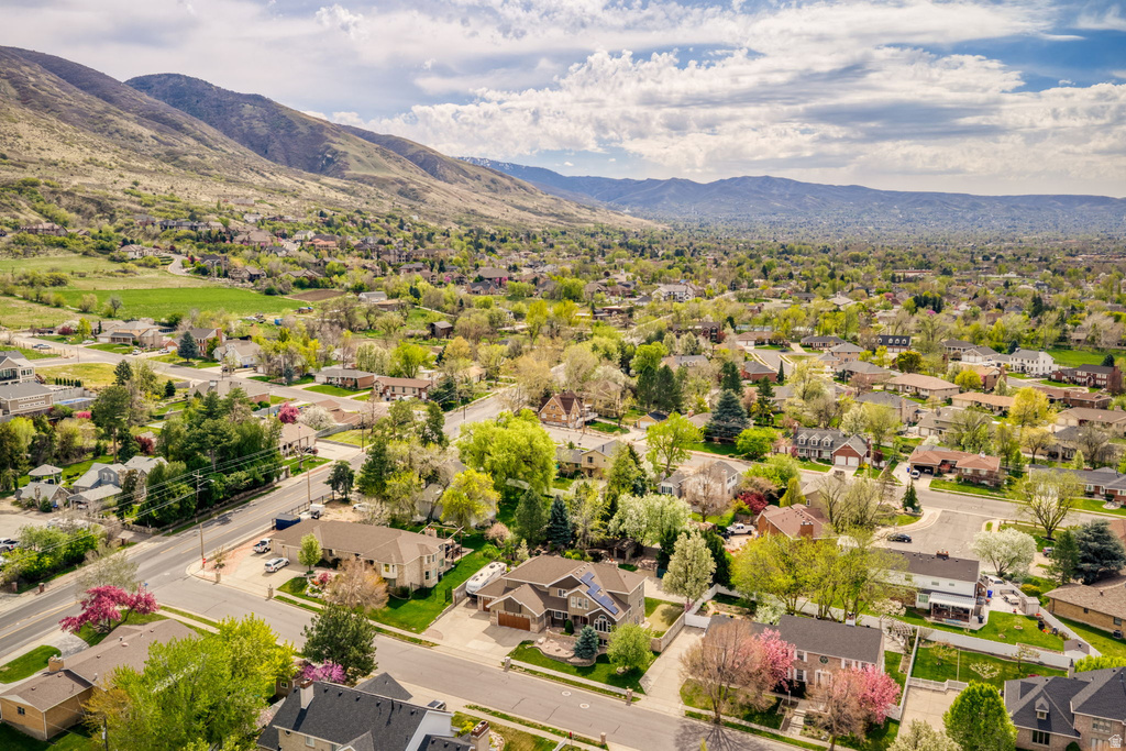 63 W 1750 N Centerville, UT 84014