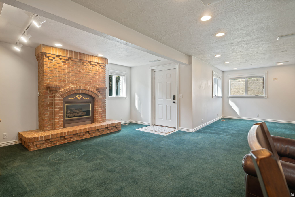 63 W 1750 N Centerville, UT 84014