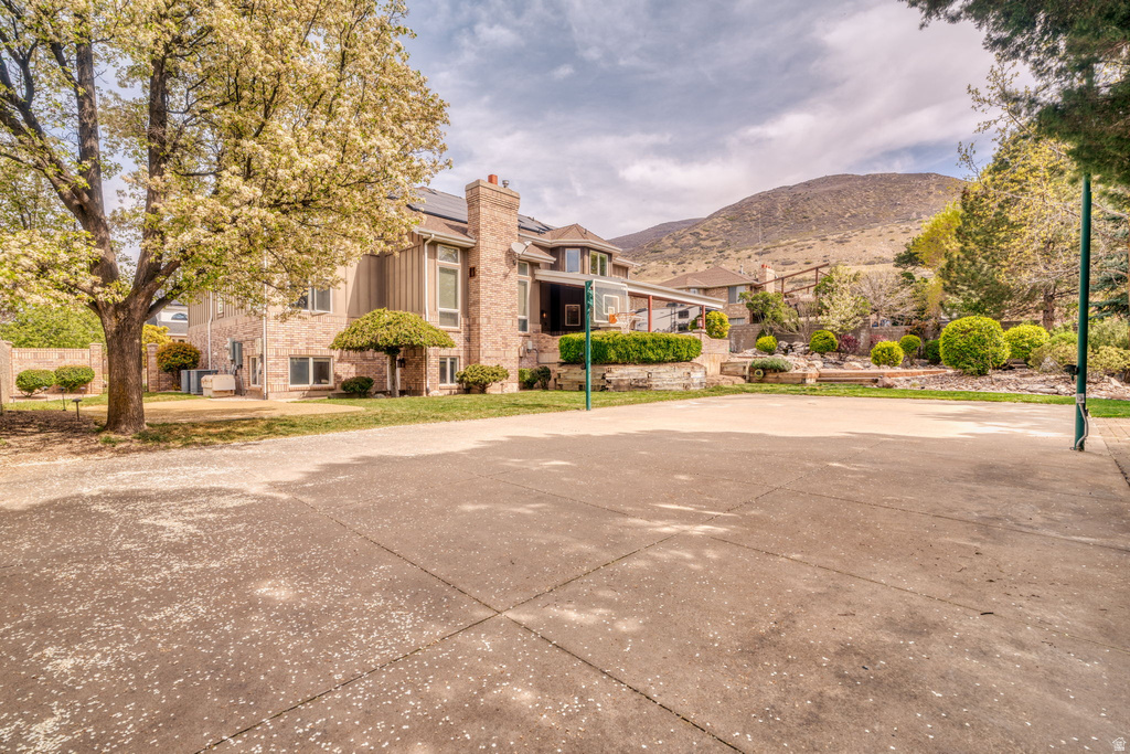 63 W 1750 N Centerville, UT 84014