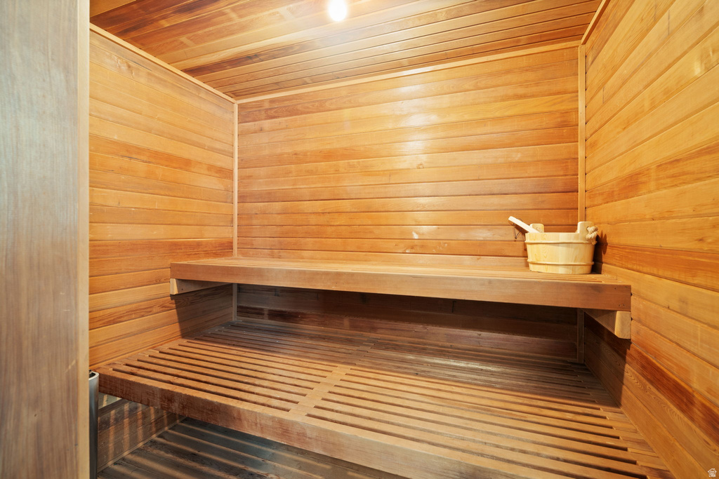 63 W 1750 N Centerville, UT 84014