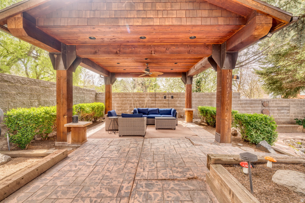 63 W 1750 N Centerville, UT 84014