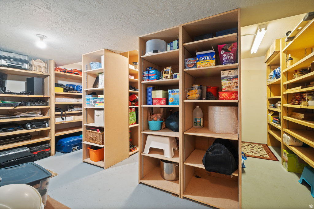 63 W 1750 N Centerville, UT 84014