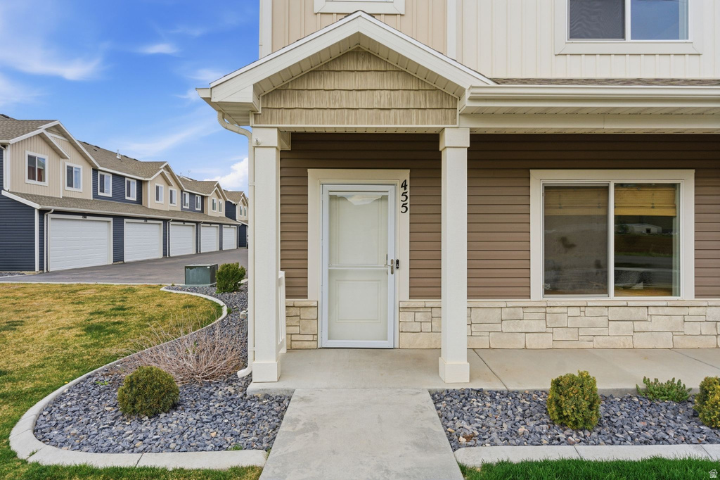 455 S 1580 E Hyrum, UT 84319