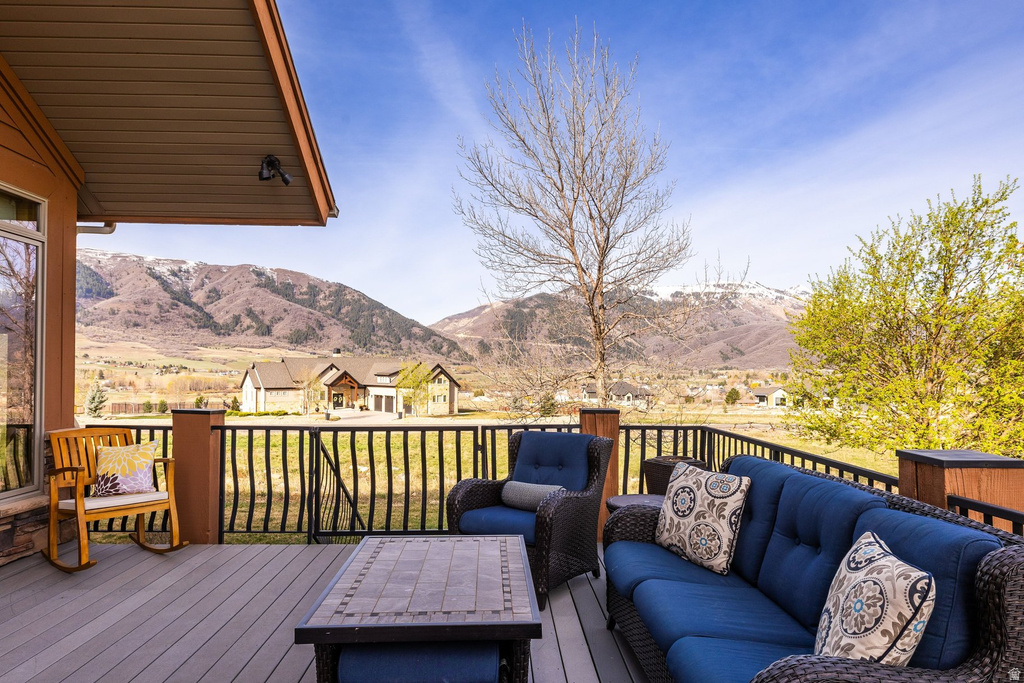 3710 N FOOTHILL LN Eden, UT 84310