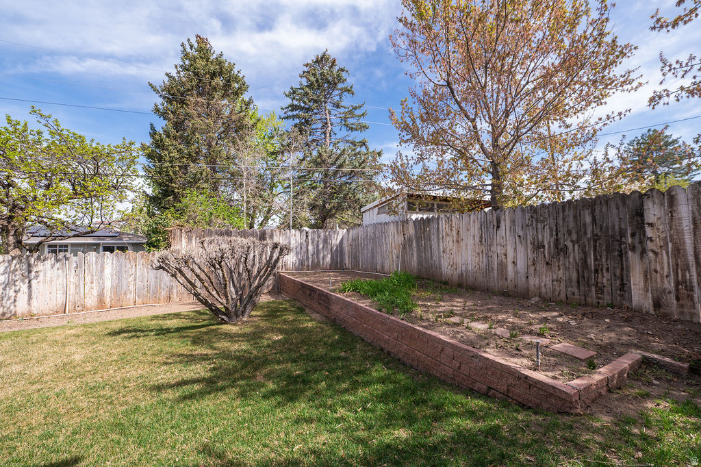 11 E BONNEVILLE DR Bountiful, UT 84010