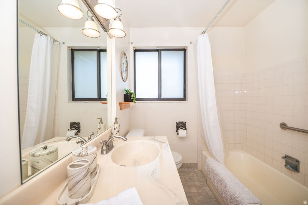 11 E BONNEVILLE DR Bountiful, UT 84010