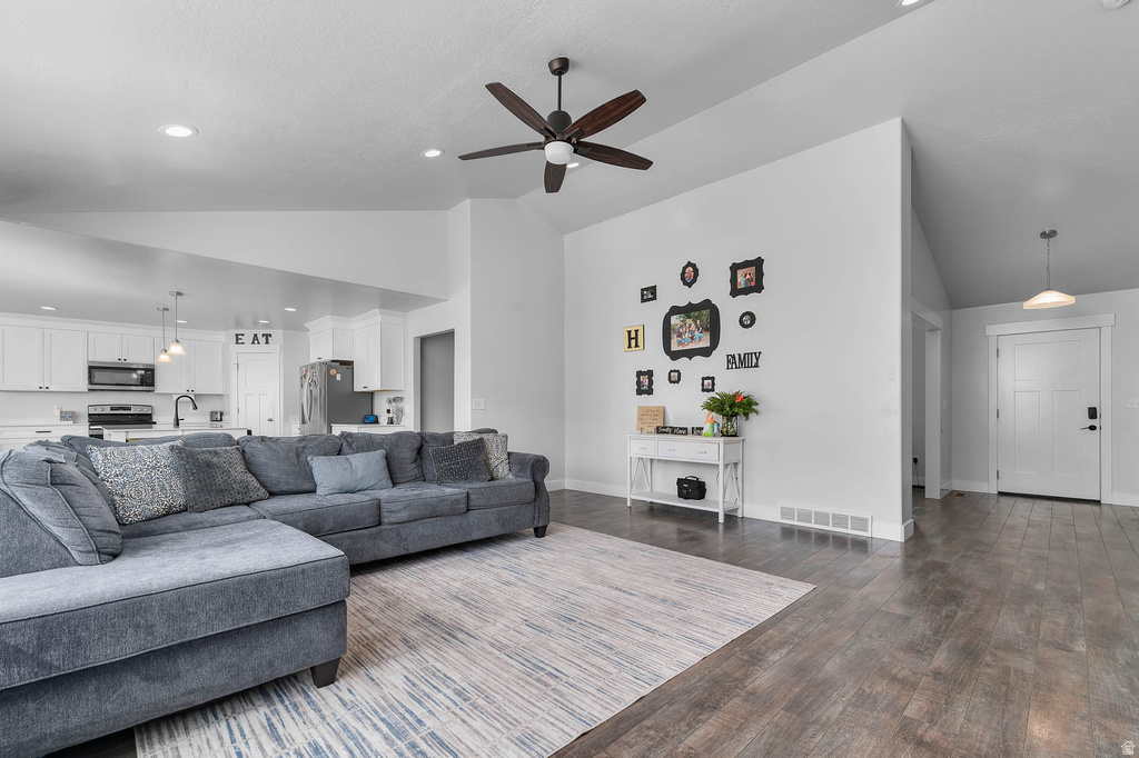 1367 W FORT ROCK DR Saratoga Springs, UT 84045