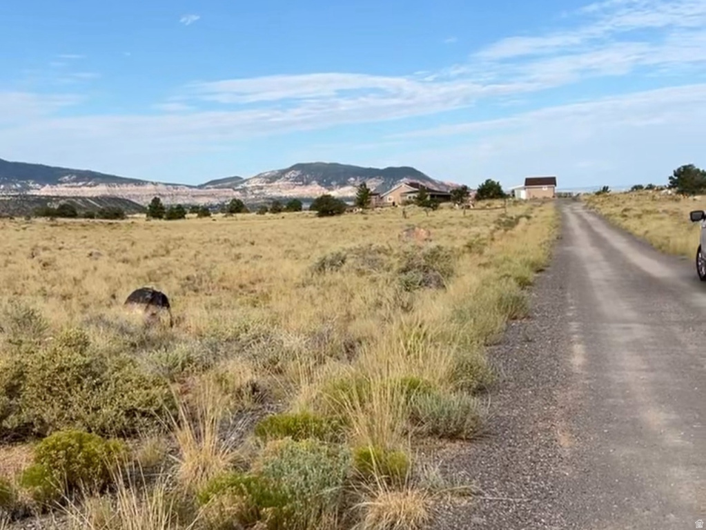 829 E 200 N Torrey, UT 84775