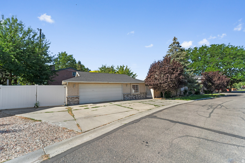 1522 E AMBLEWOOD LN Millcreek, UT 84124