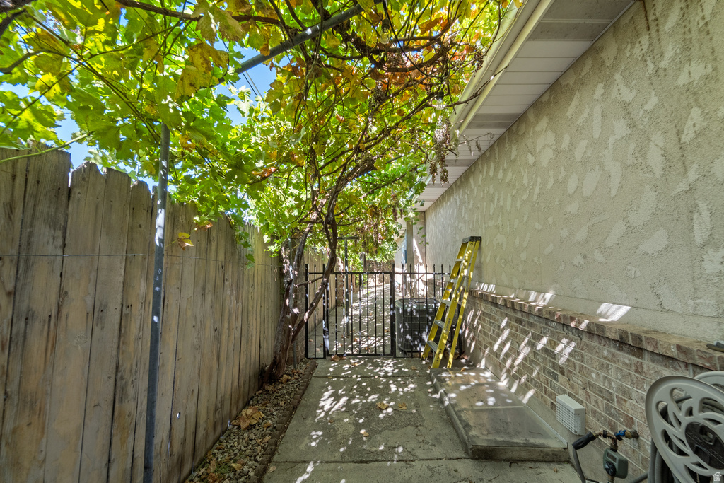 1522 E AMBLEWOOD LN Millcreek, UT 84124