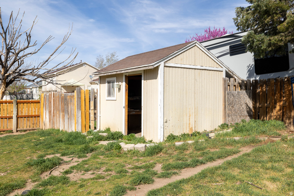 1125 S 860 W Tooele, UT 84074