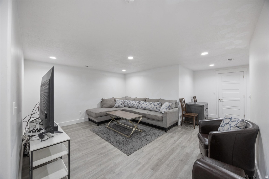 171 E 580 N Vineyard, UT 84058