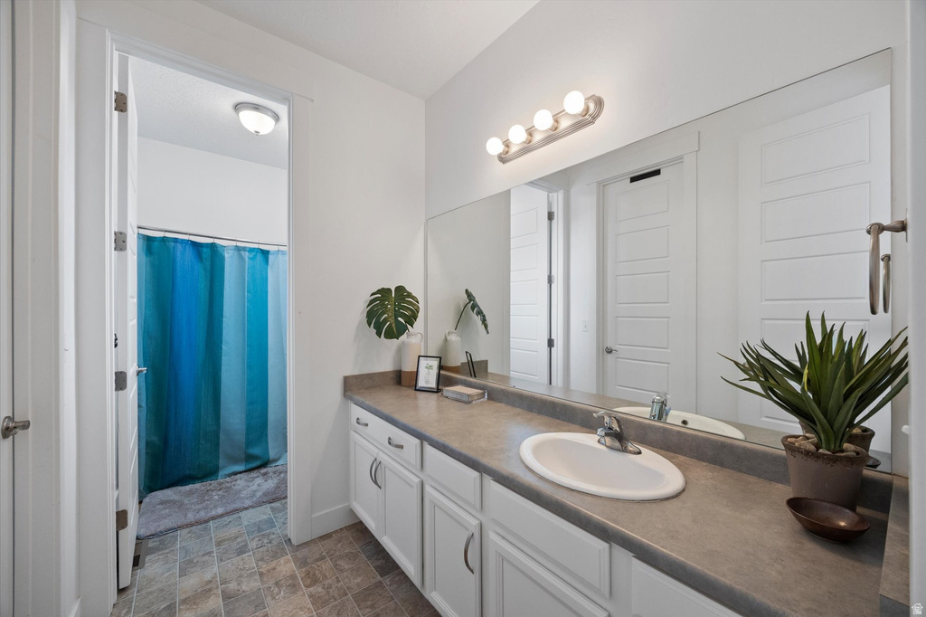 171 E 580 N Vineyard, UT 84058