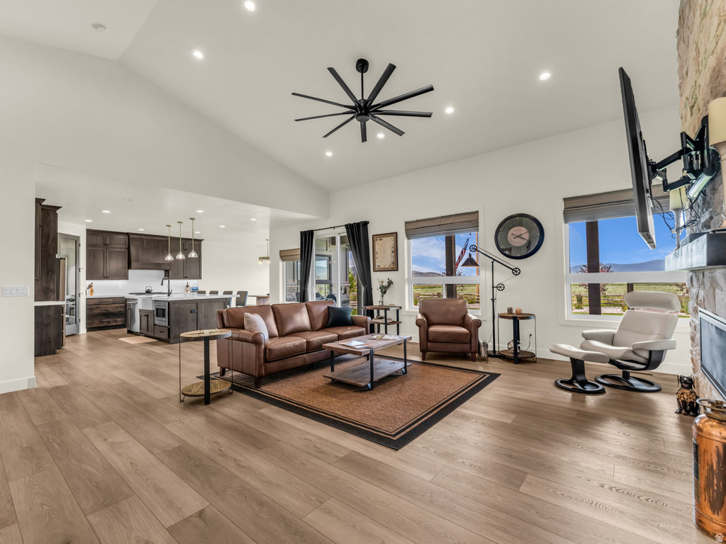 943 HART LOOP Francis, UT 84036