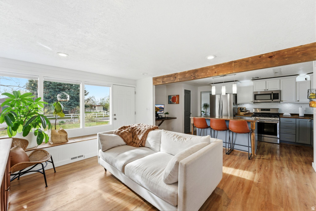 8523 S 1430 E Sandy, UT 84093