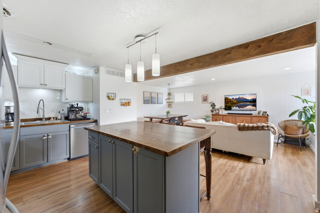 8523 S 1430 E Sandy, UT 84093