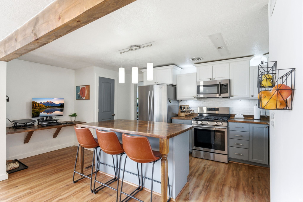 8523 S 1430 E Sandy, UT 84093