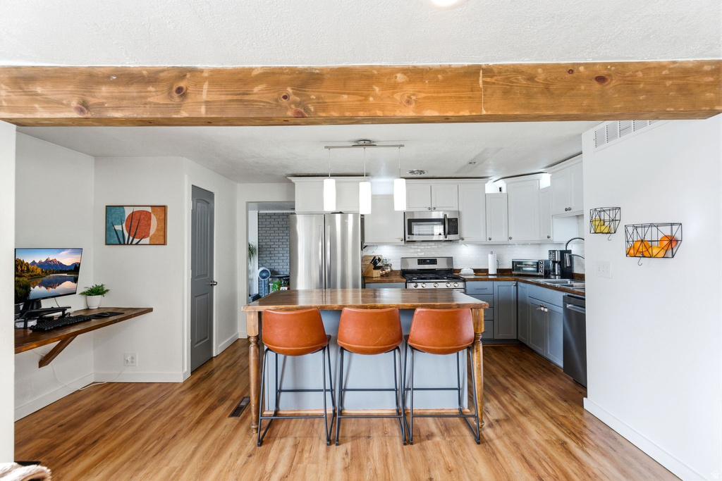 8523 S 1430 E Sandy, UT 84093