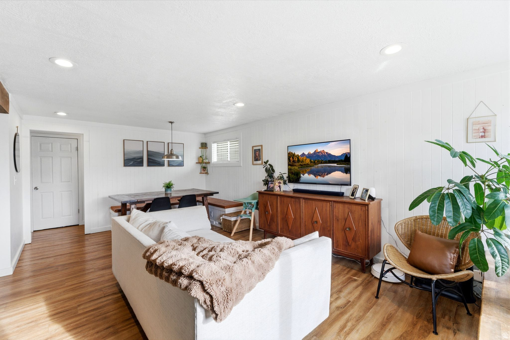 8523 S 1430 E Sandy, UT 84093