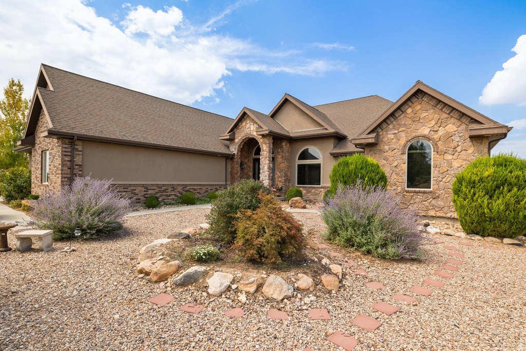 975 E 715 S Genola, UT 84655