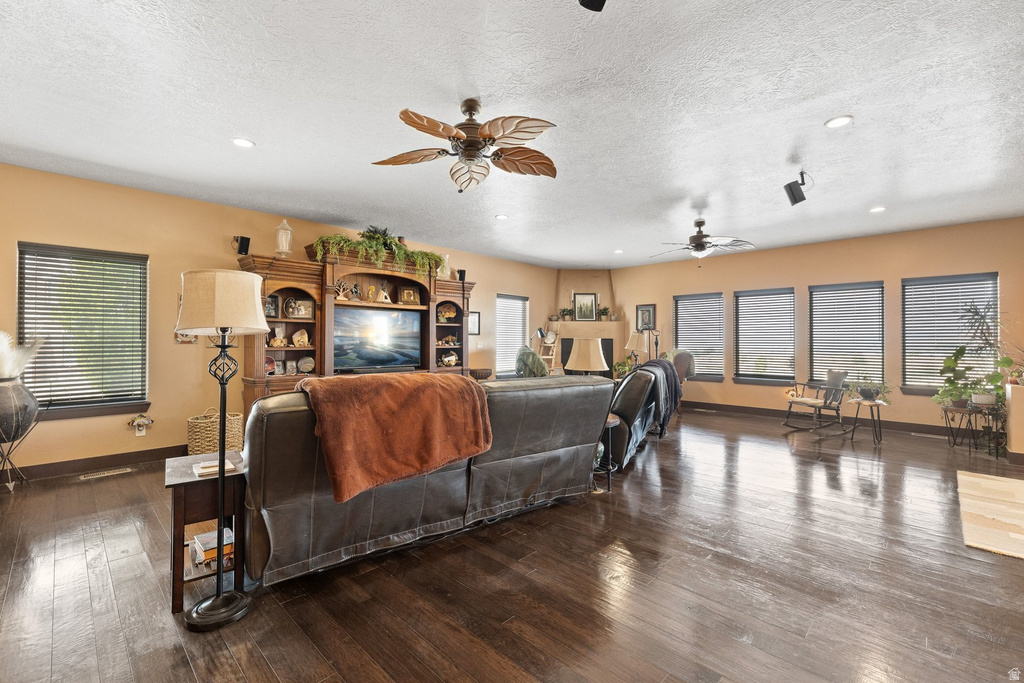 975 E 715 S Genola, UT 84655