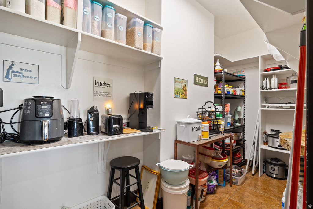 975 E 715 S Genola, UT 84655