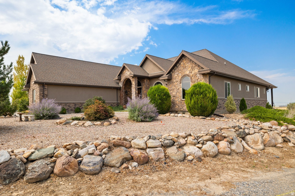 975 E 715 S Genola, UT 84655