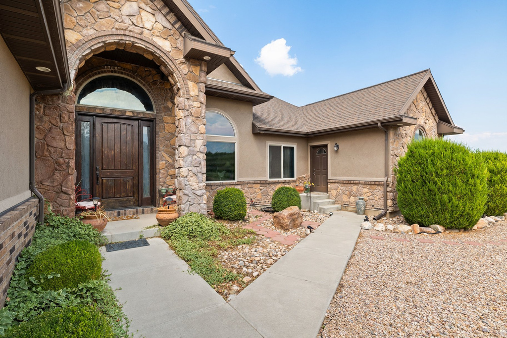 975 E 715 S Genola, UT 84655