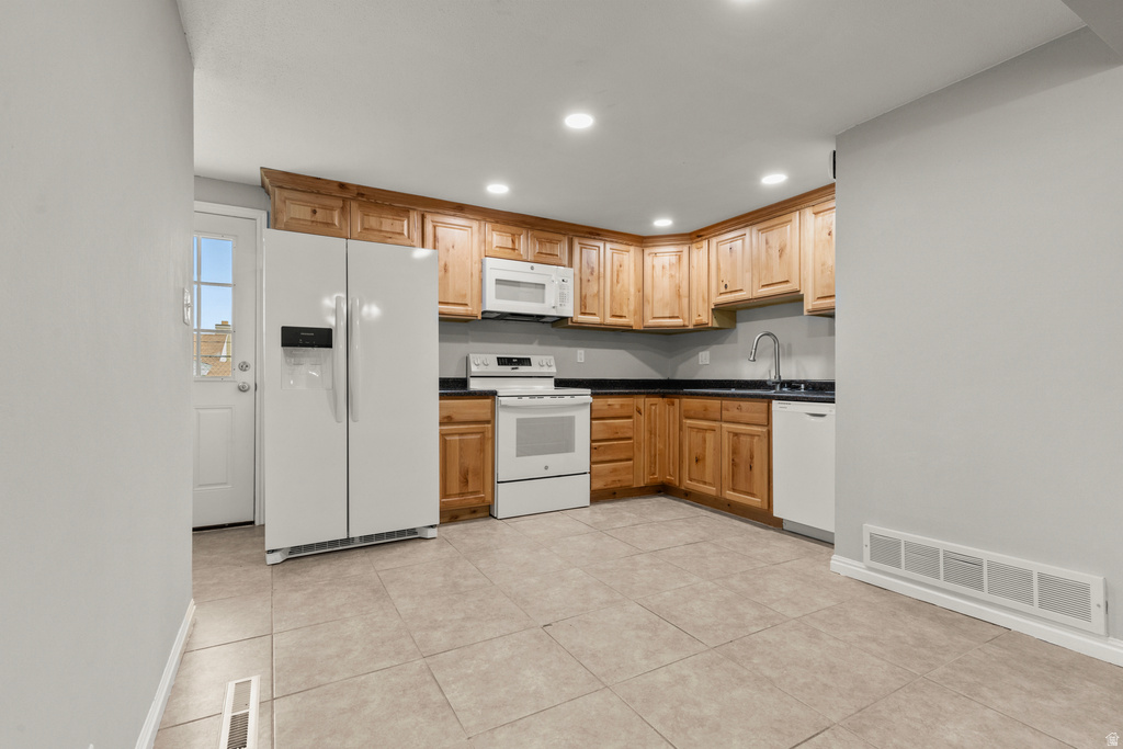 831 N VALERIA DR Layton, UT 84041