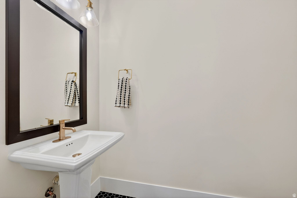 11524 S SILVER POND DR South Jordan, UT 84009