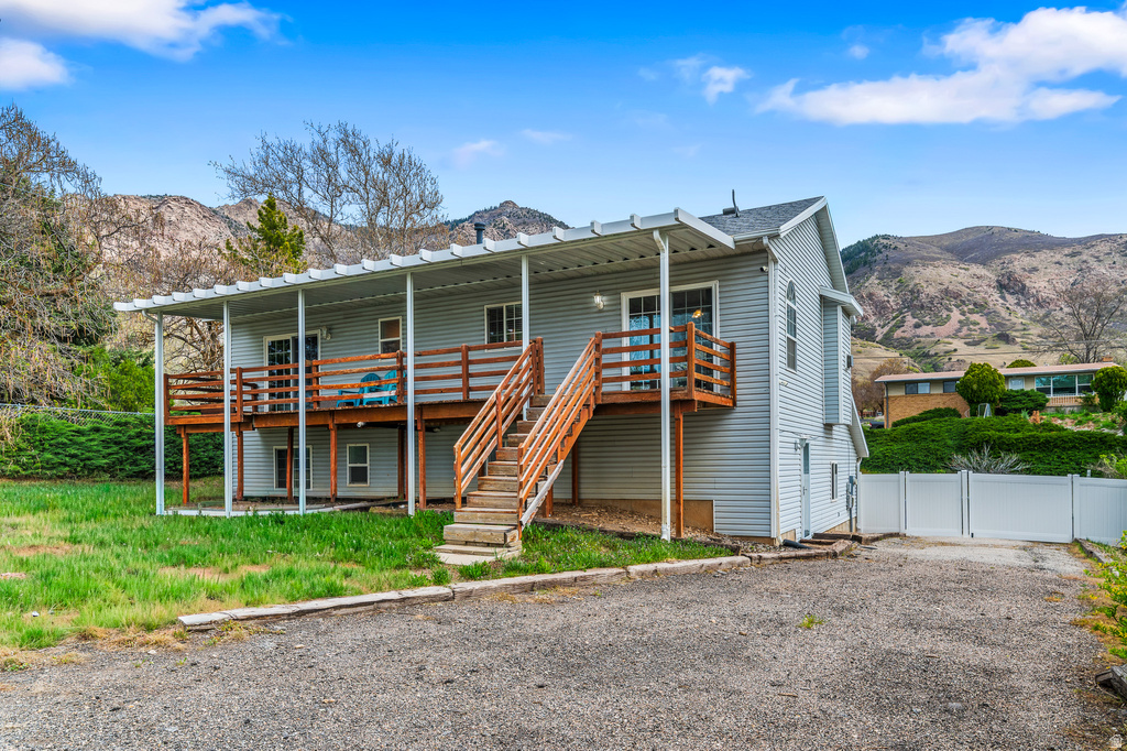 1039 MOUNTAIN RD Ogden, UT 84404