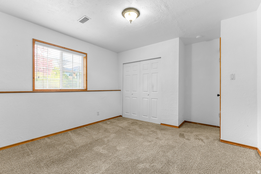 1039 MOUNTAIN RD Ogden, UT 84404