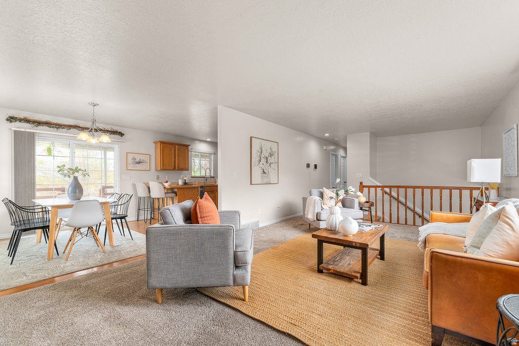 1039 MOUNTAIN RD Ogden, UT 84404