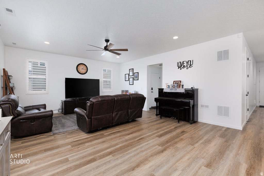 540 W LEFTY LN Stansbury Park, UT 84074