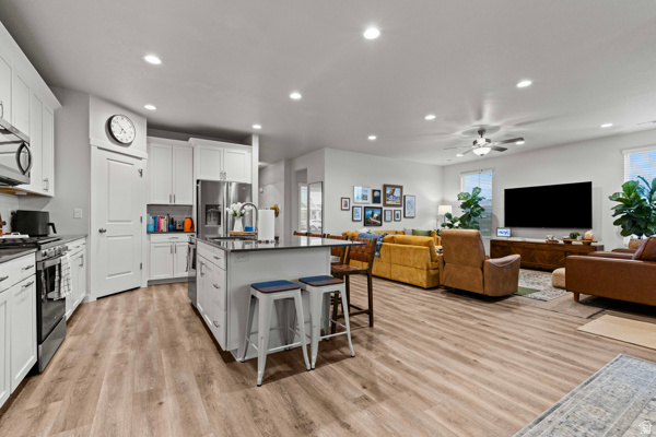 4243 W 3800 S #A West Haven, UT 84401