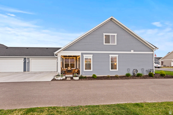 4243 W 3800 S #A West Haven, UT 84401