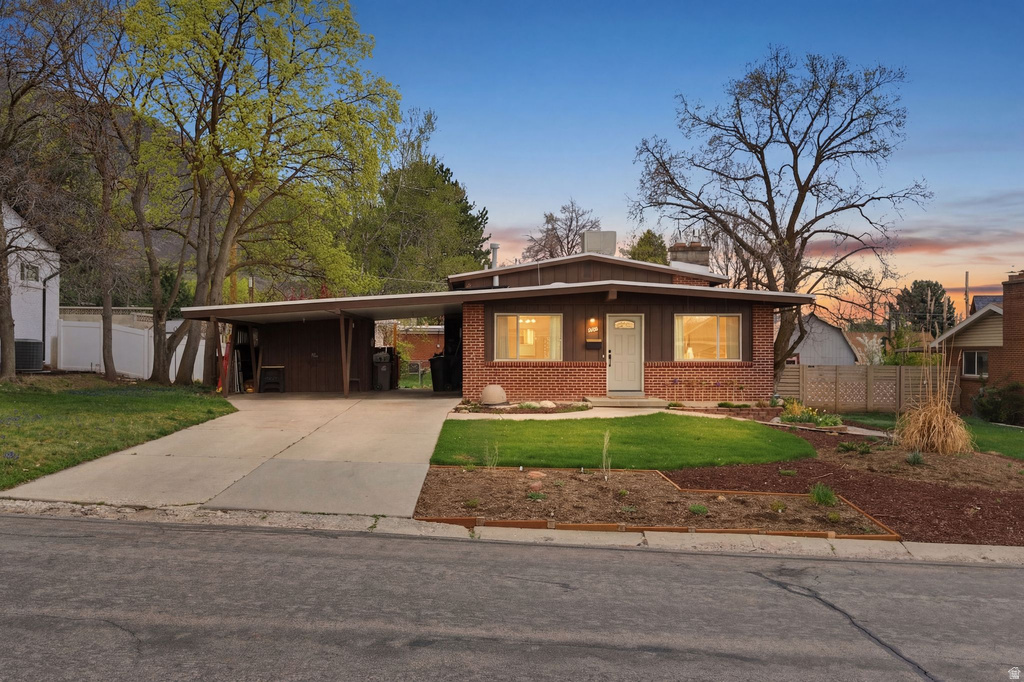 2788 E MAURICE DR Salt Lake City, UT 84124