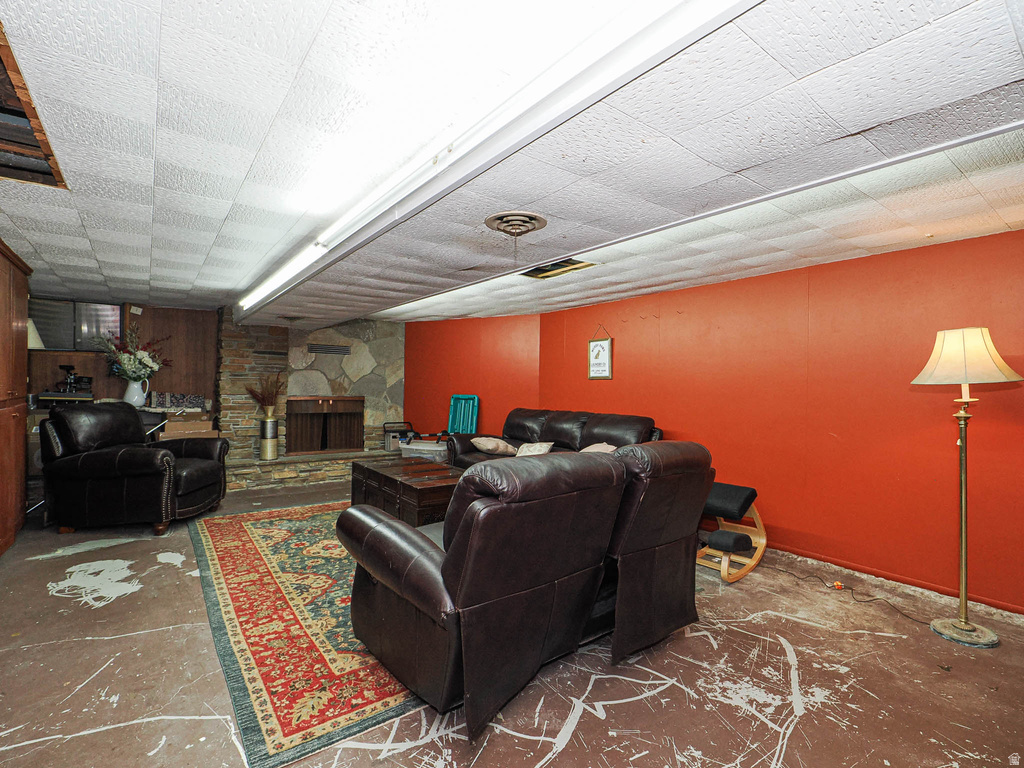 6030 E RED HILL LN Salt Lake City, UT 84108