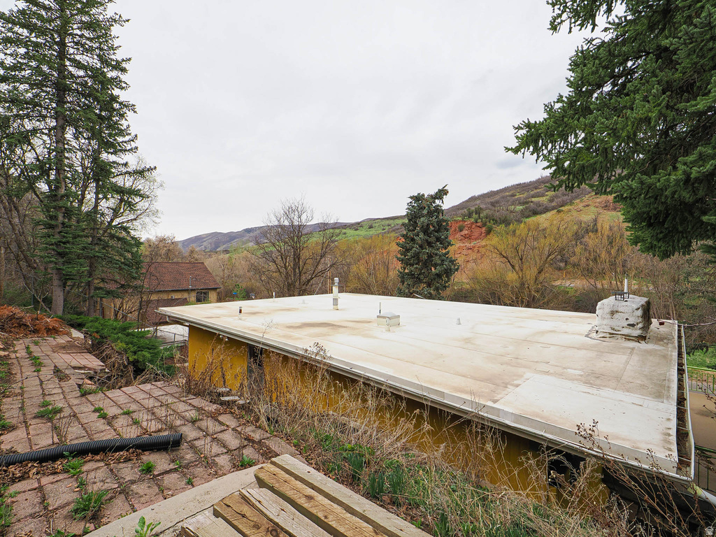 6030 E RED HILL LN Salt Lake City, UT 84108