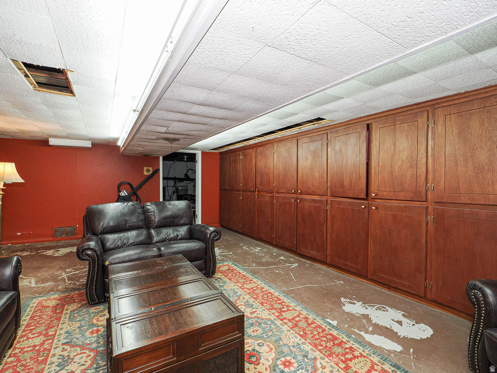 6030 E RED HILL LN Salt Lake City, UT 84108