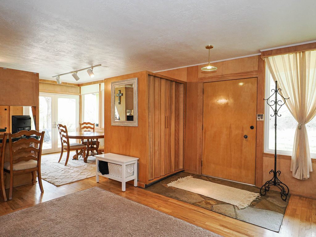 6030 E RED HILL LN Salt Lake City, UT 84108