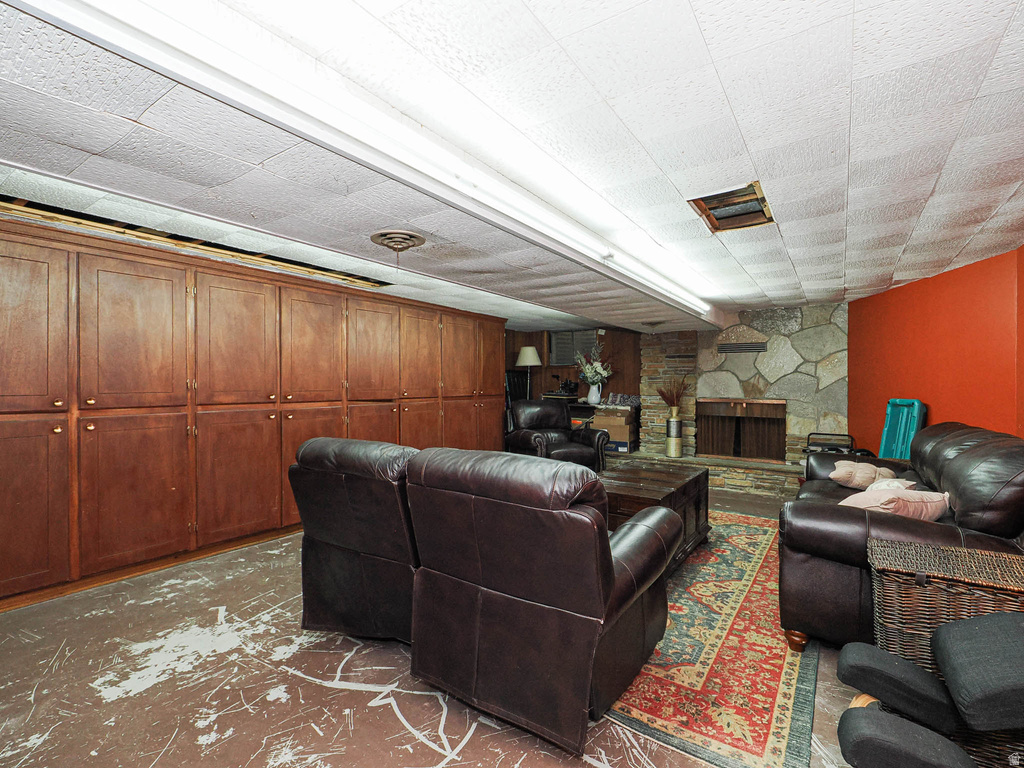 6030 E RED HILL LN Salt Lake City, UT 84108