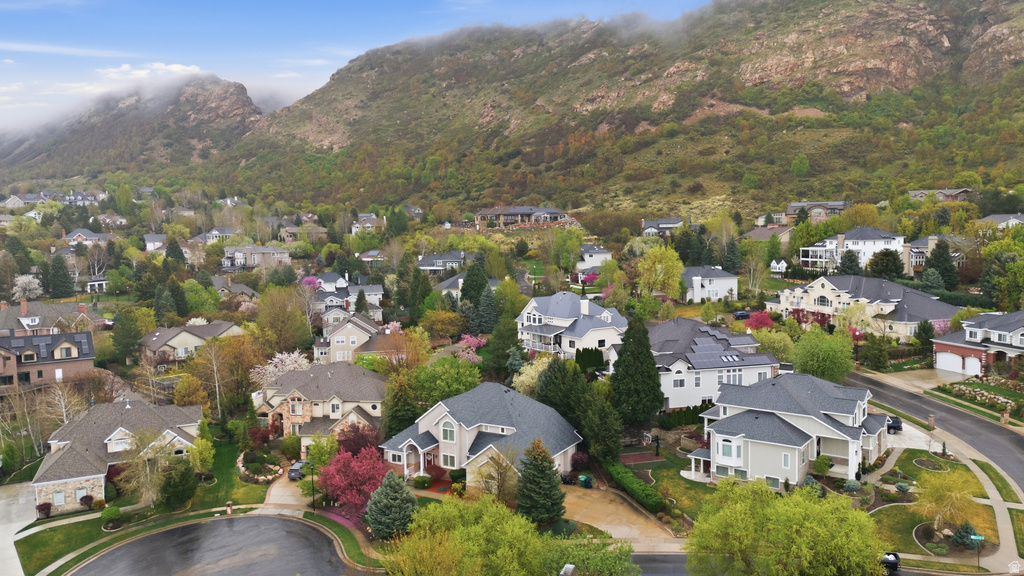 11943 S AUTUMN RIDGE DR Sandy, UT 84092