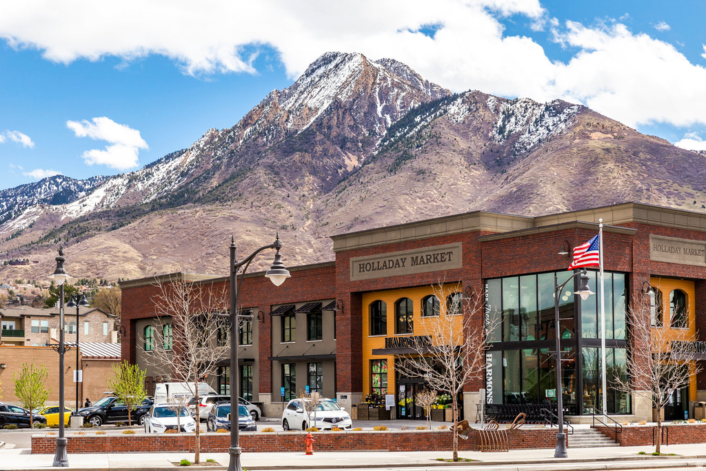 2250 E MURRAY HOLLADAY RD #306 Holladay, UT 84117