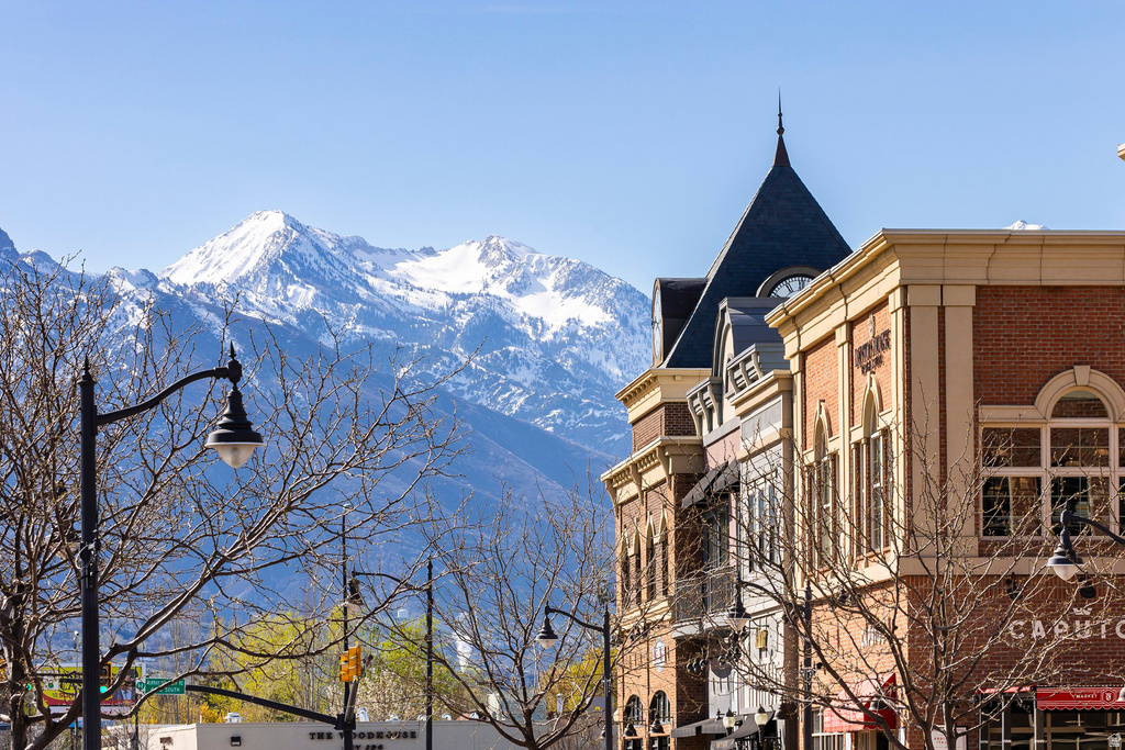 2250 E MURRAY HOLLADAY RD #306 Holladay, UT 84117