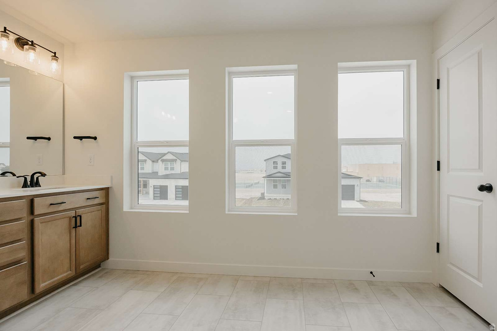 927 W MOTOR VU DR Riverdale, UT 84405